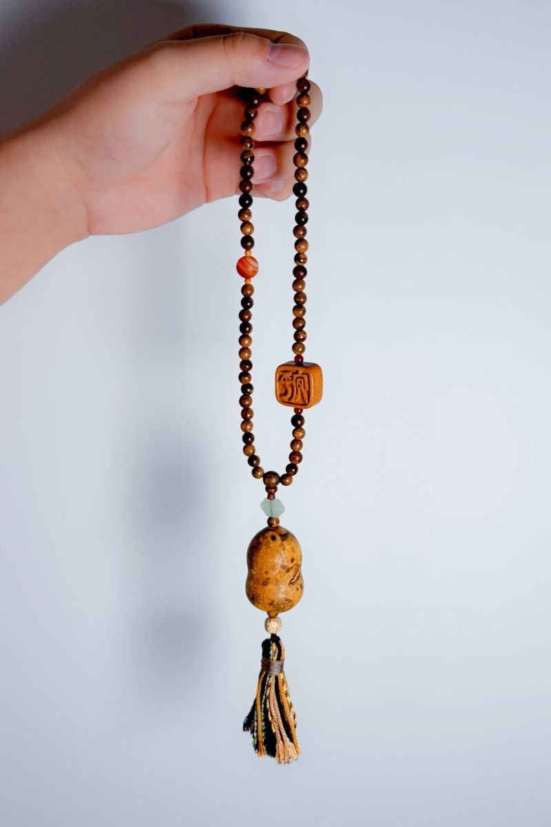 Barbie sandalwood carved sandalwood beaded gourd necklace
