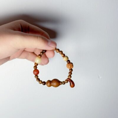 Water drop shaped cow bone sandalwood bead gourd bracelet