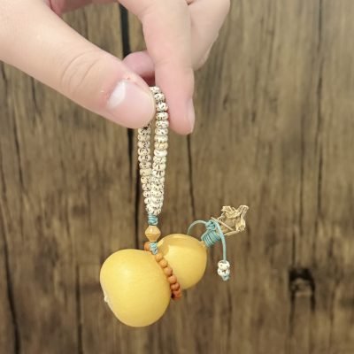 Natural gourd hand twisting
